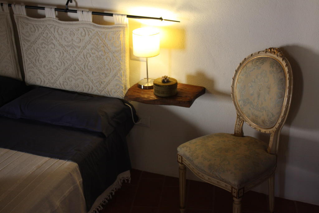 Bed and Breakfast Il Lupo Rosso Санту-Луссурджу Номер фото